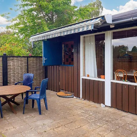 4 Person In Frorup-by Traum *