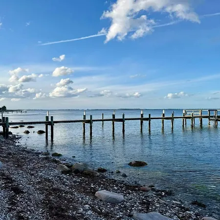 4 Person In Frorup-by Traum *